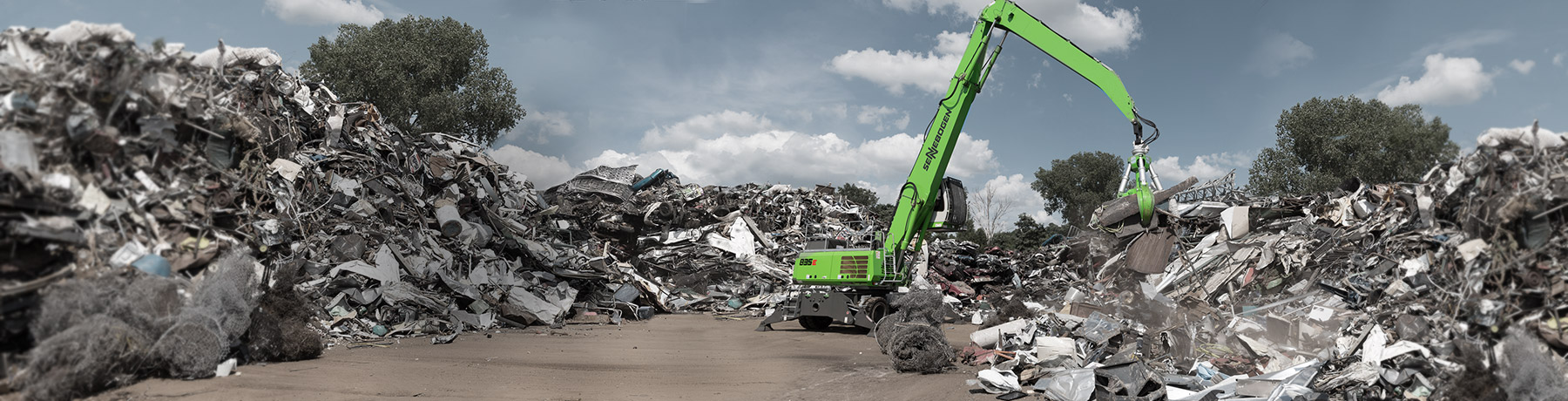 SENNEBOGEN in junk yard